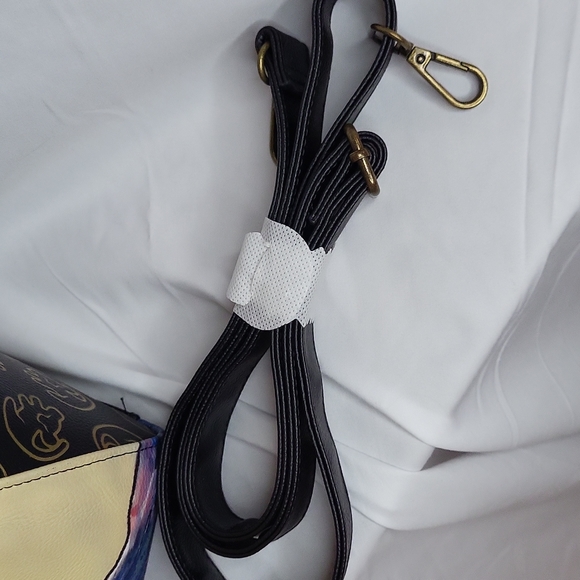 Lion King Loungefly Handbag like new only collected long strap still wrapped up - Picture 6 of 16